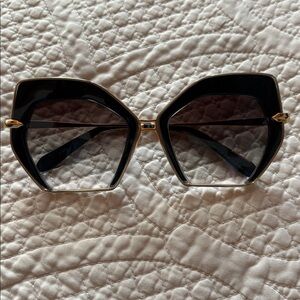 KREWE Octavia Black and Gold Geometric Sunglasses-good condition, no box